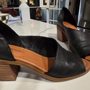 Lucky Brand Leather Women's Sandals with Block Heels Size 9M Shoes